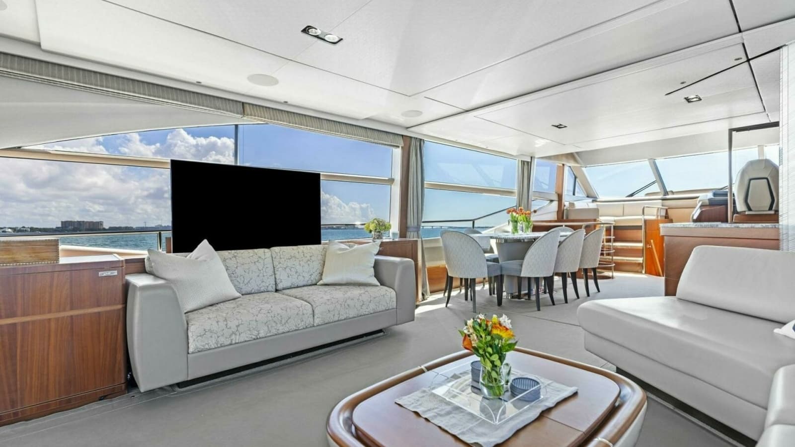 2018 Princess Y75 Motor Yacht