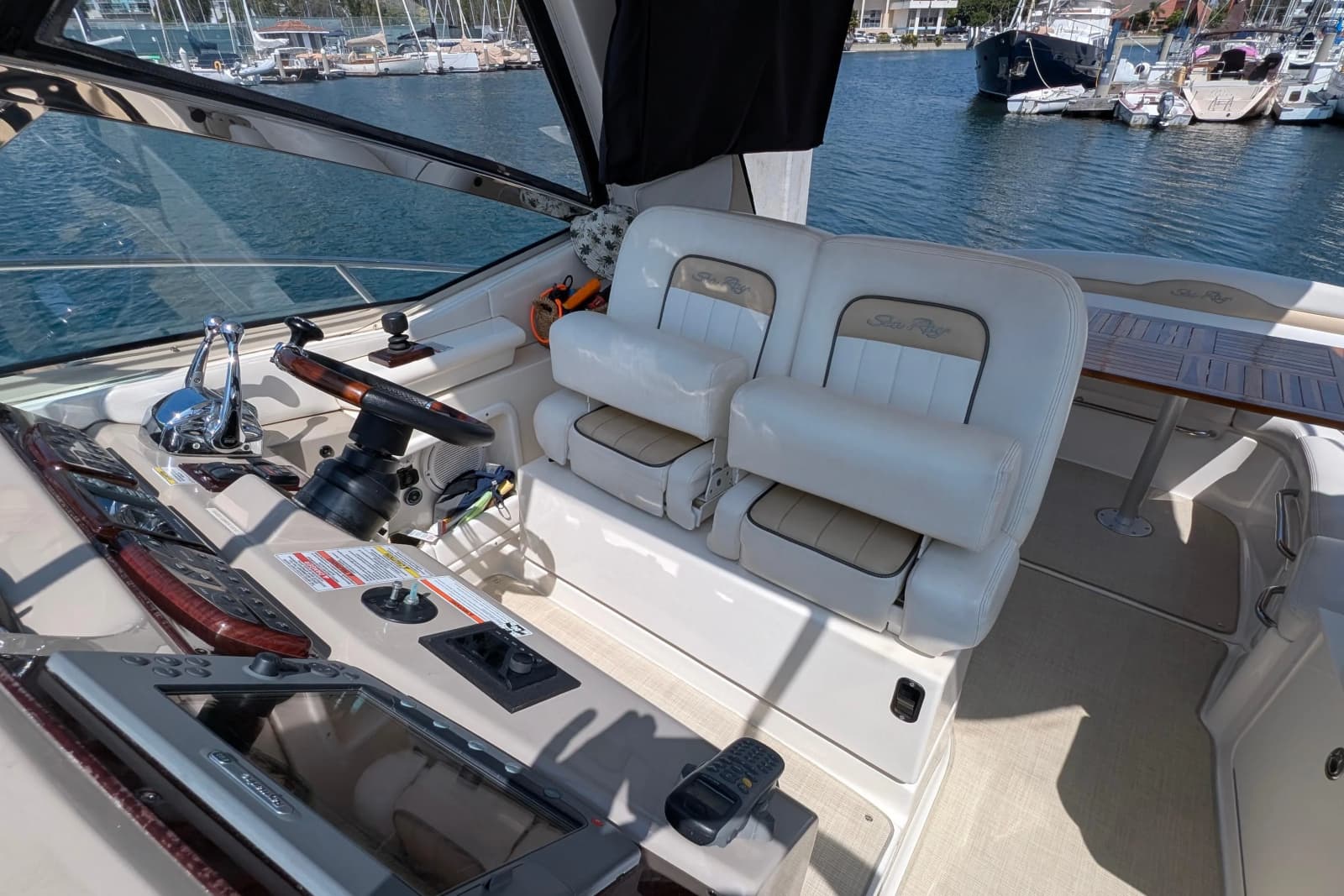 2009 Sea Ray 350 Sundancer
