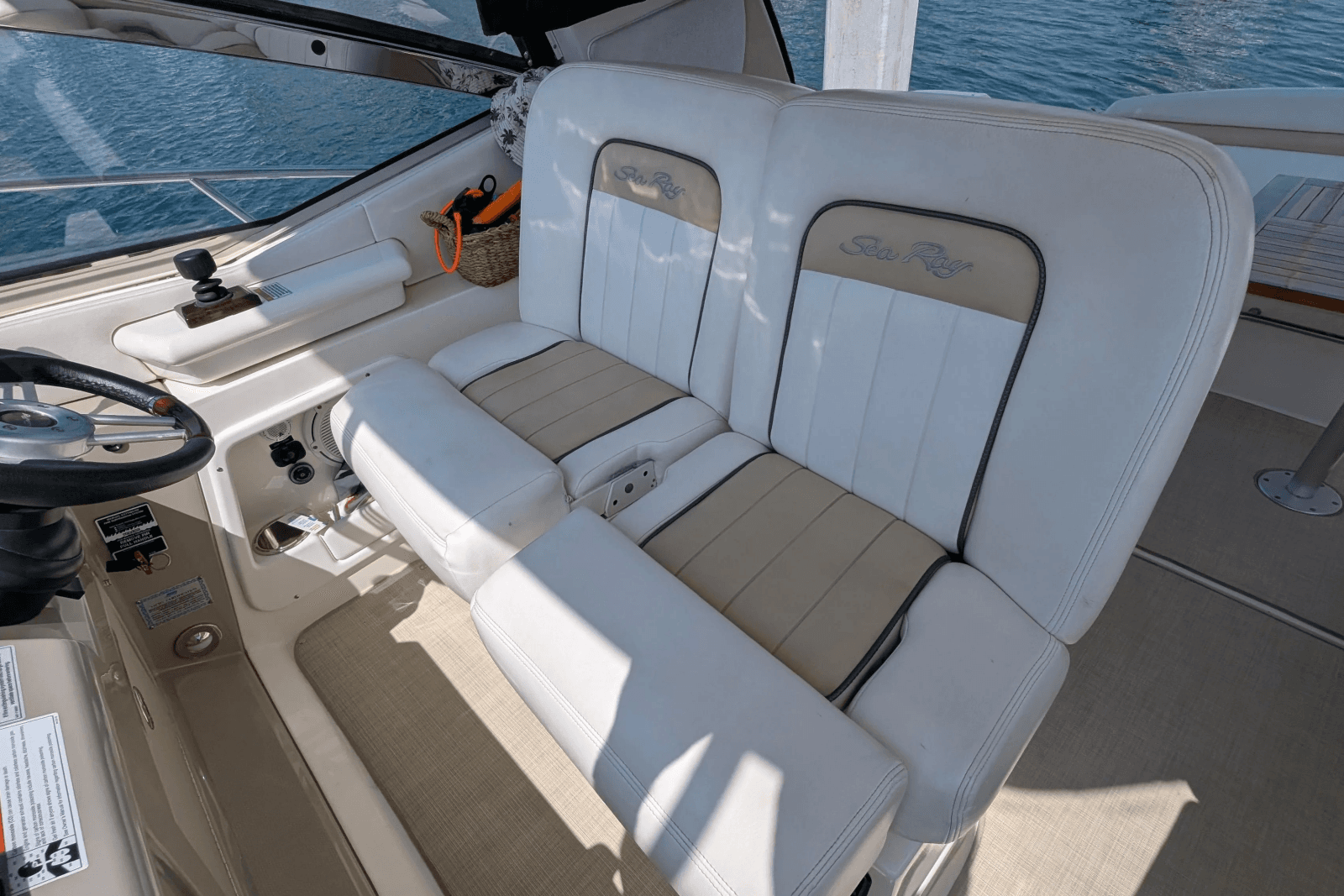 2009 Sea Ray 350 Sundancer