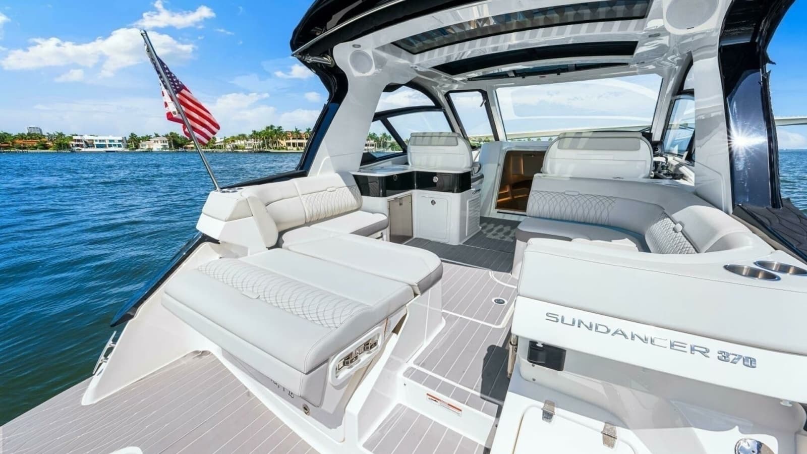 2022 Sea Ray 370 OB