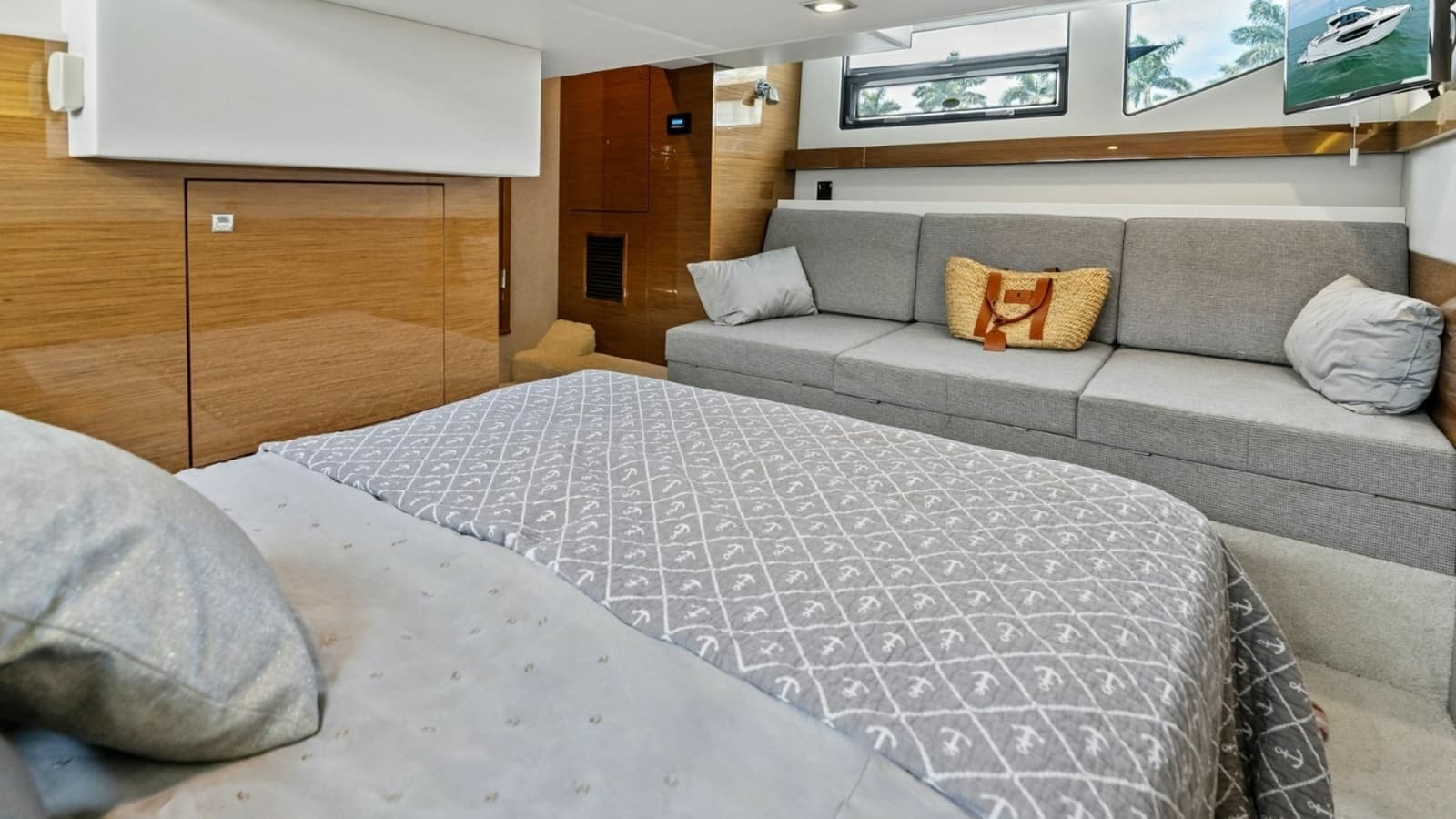 2019 Cruisers Yachts 42 Cantius 'Truly Ineffable'