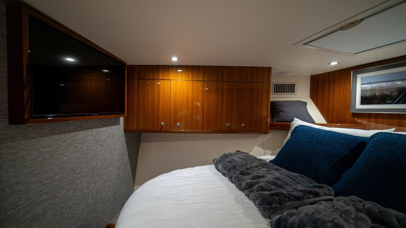 2023 Viking 46 Billfish Master Stateroom