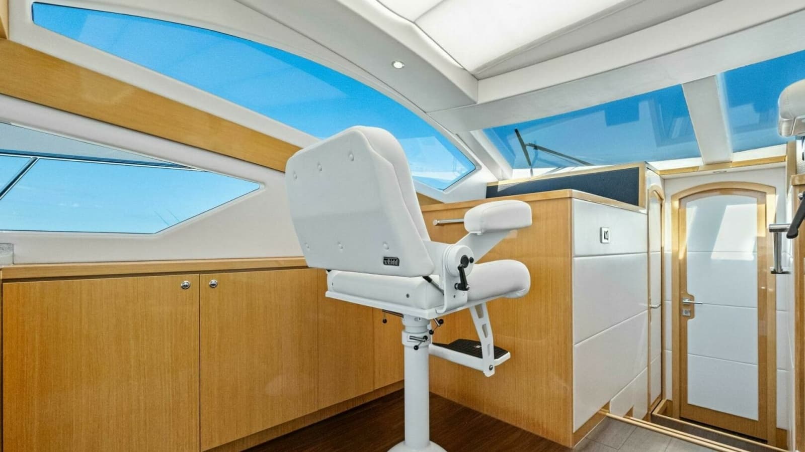 2018 Outboard Express Catamaran 47