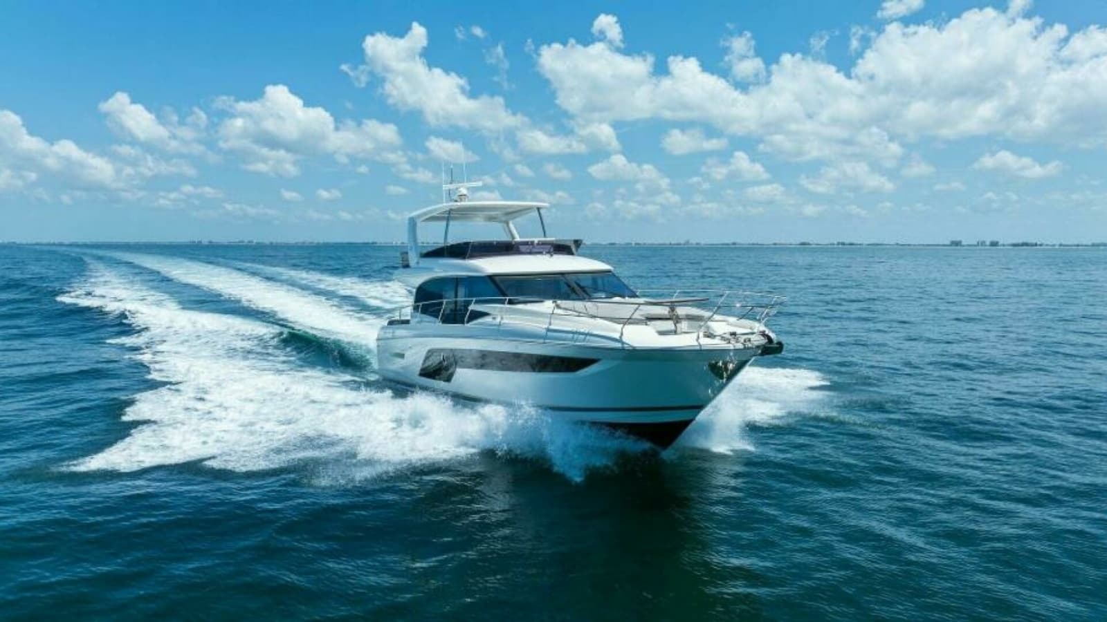 2022 59 Prestige Flybridge - How Sweet It Its - Running Profile