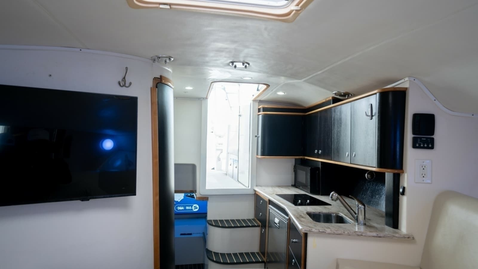 2011 Contender 40 Express