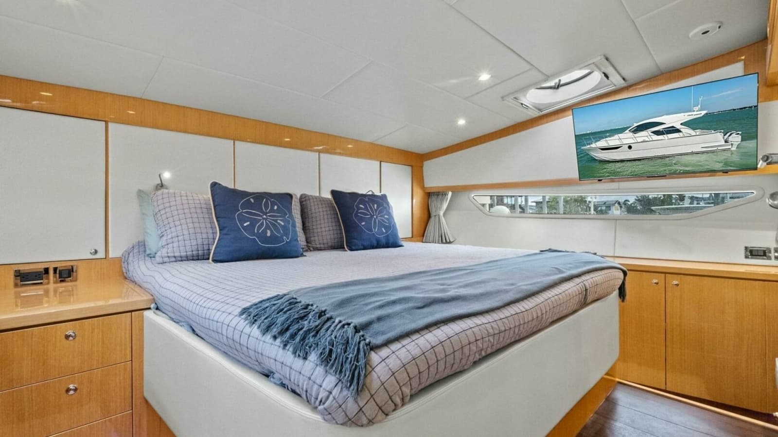 2018 Outboard Express Catamaran 47