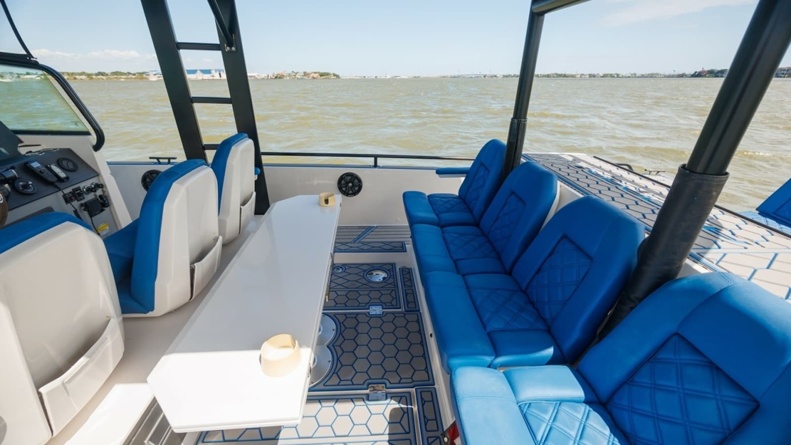 2019 Axopar 37 Sun Top