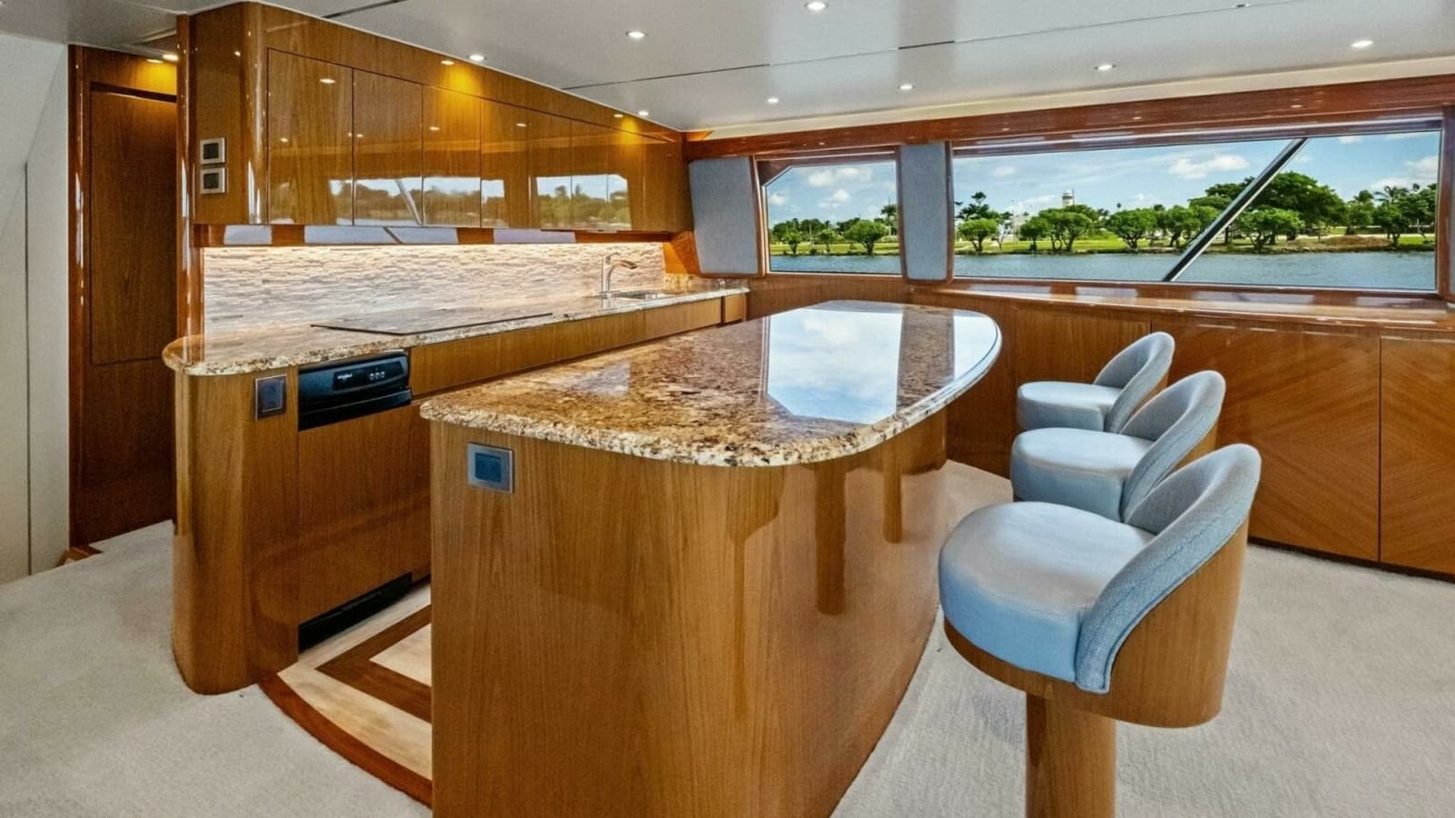 2012 82 Viking Convertible - Lady Di