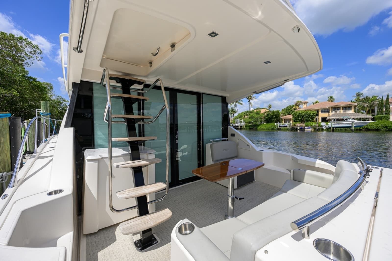 Tiara 44 Daybreak - Exterior Aft Deck