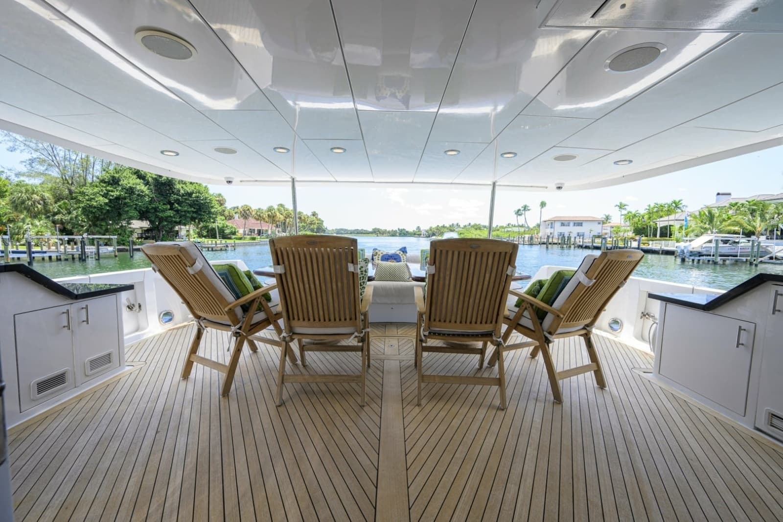Hatteras 100 MAGIC - Aft Deck