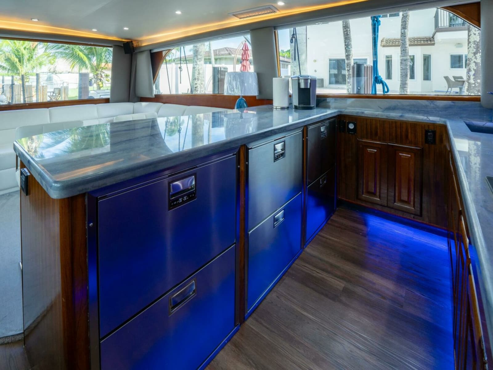 Viking 58 BAREFOOT - Salon/Galley