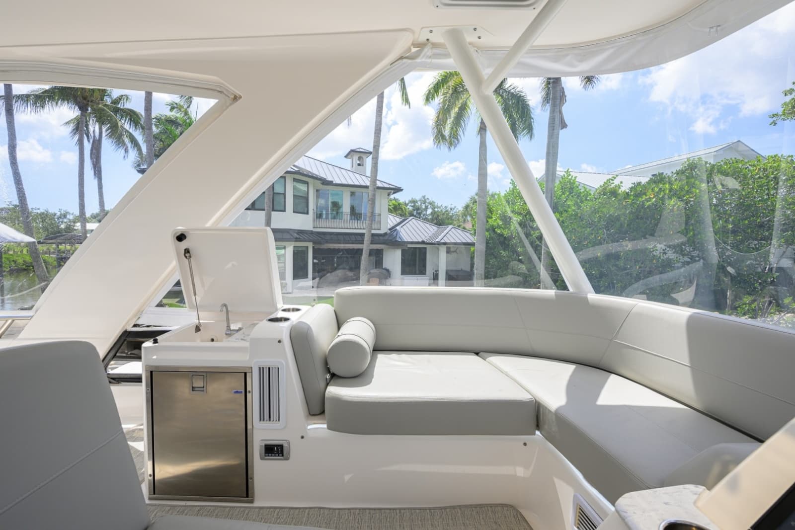 Tiara 44 Daybreak - Exterior Flybridge