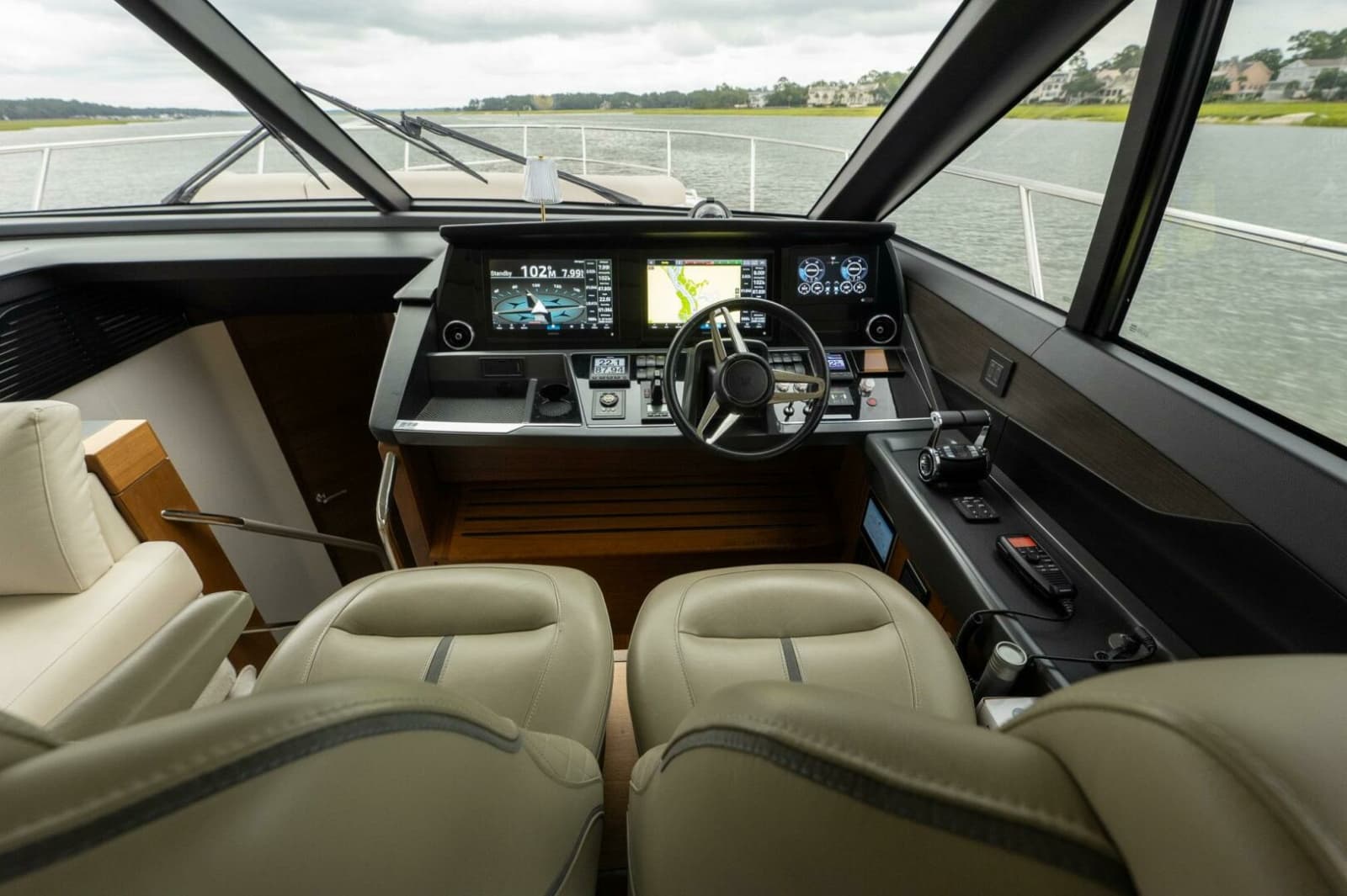 Princess 62 - Regent - Helm
