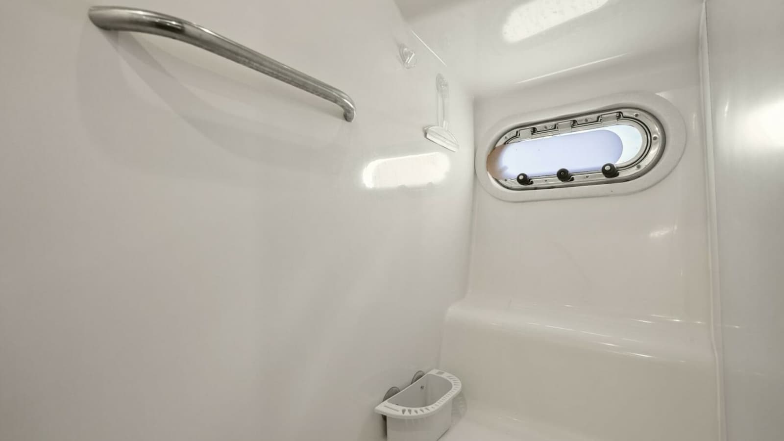 2007 Tiara Yachts 4300 Sovran - Head