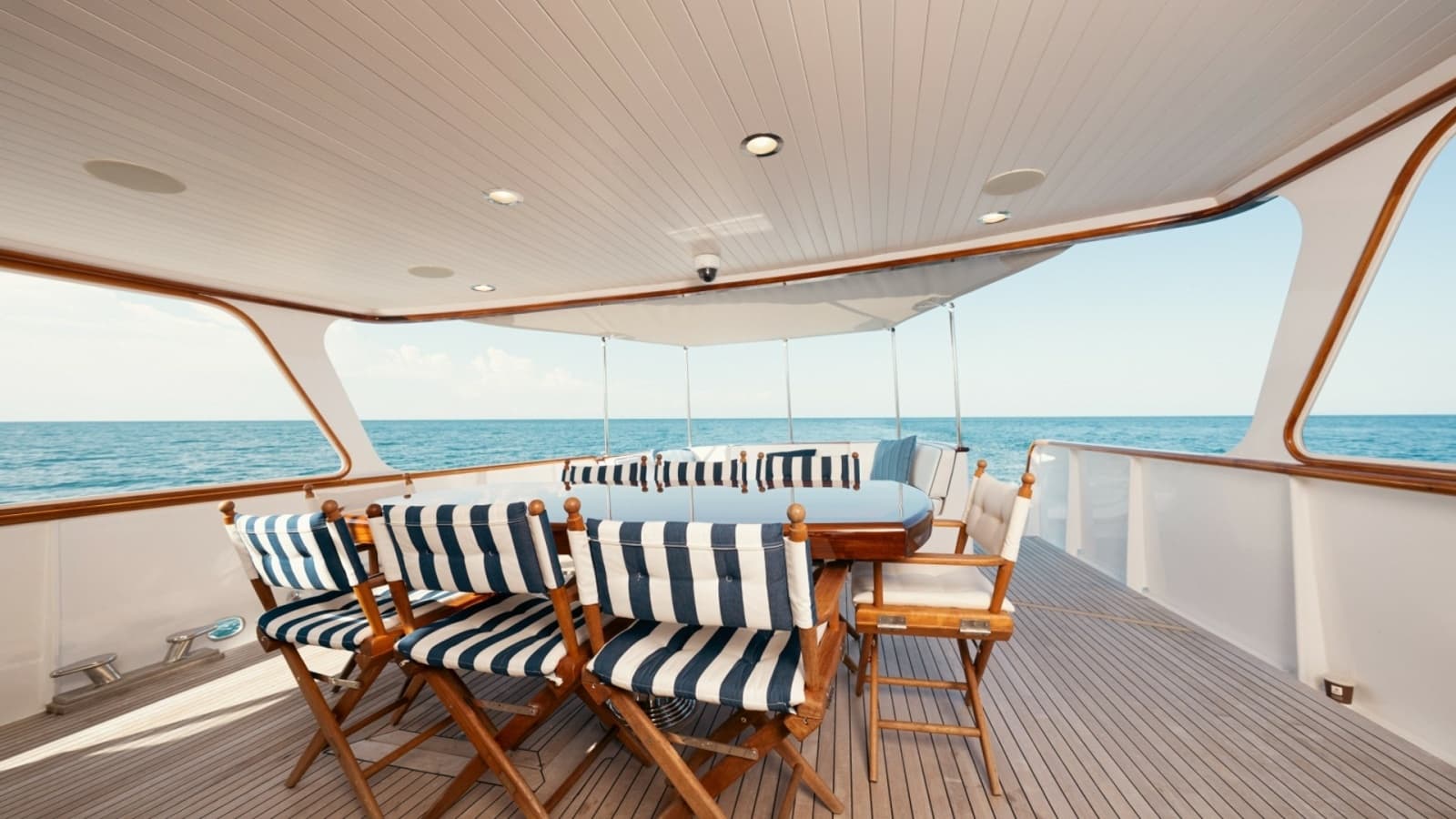 1971 Feadship 101 Top Deck Dining