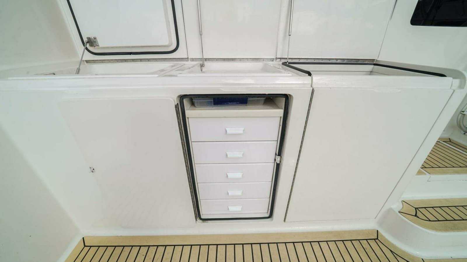 2007 Viking 45 Convertible Bad Habits
