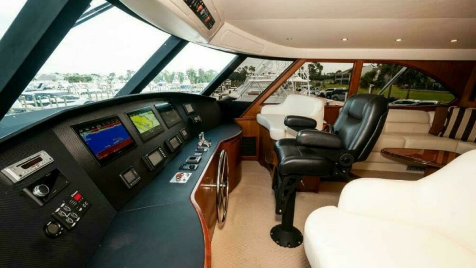 2012 76 Viking Sky Bridge Barefoot Drive Helm (1)