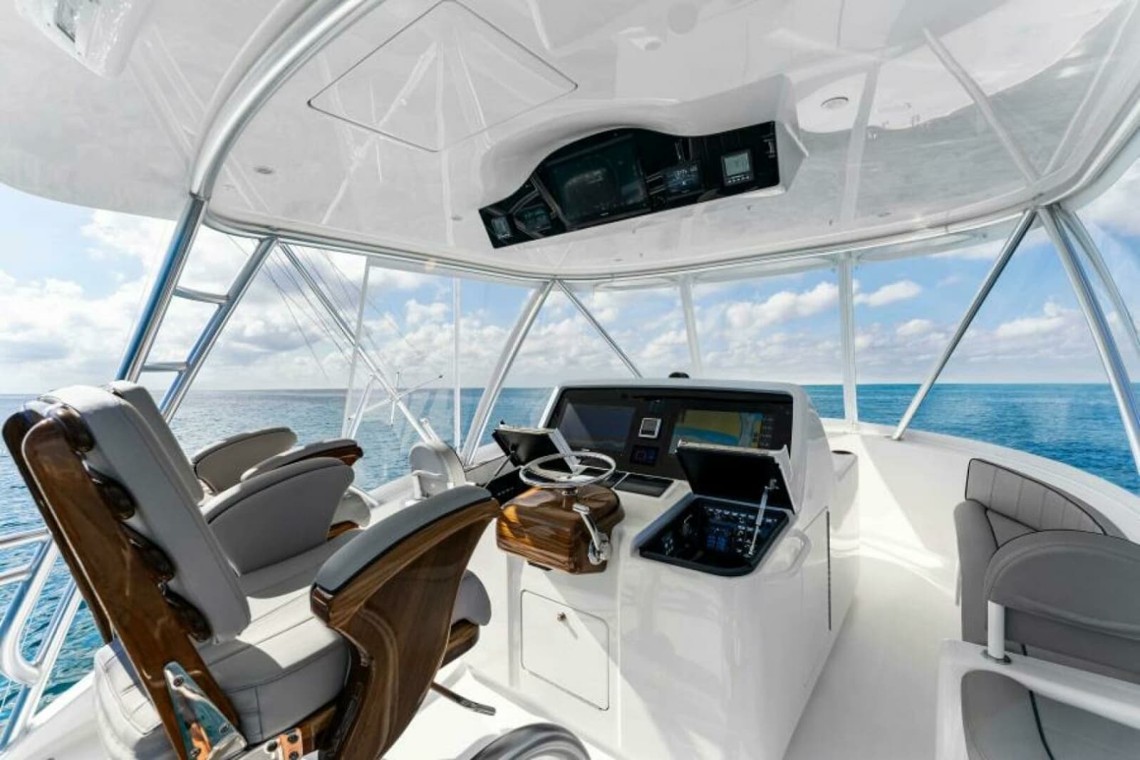 Viking 50 Convertible - Helm