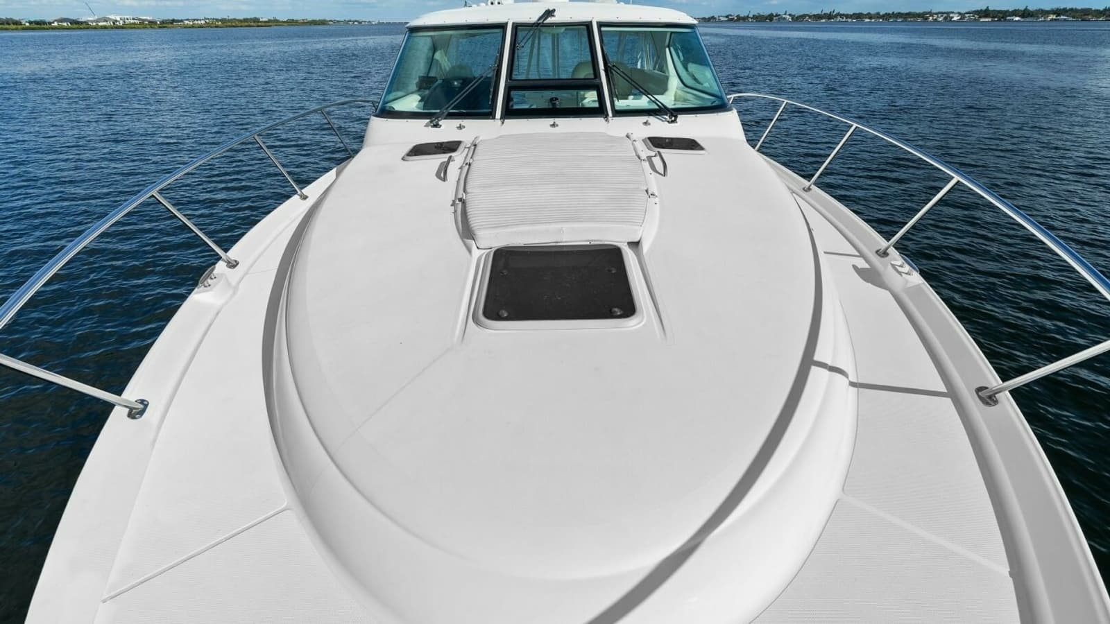 2007 Tiara Yachts 4300 Sovran - Foredeck