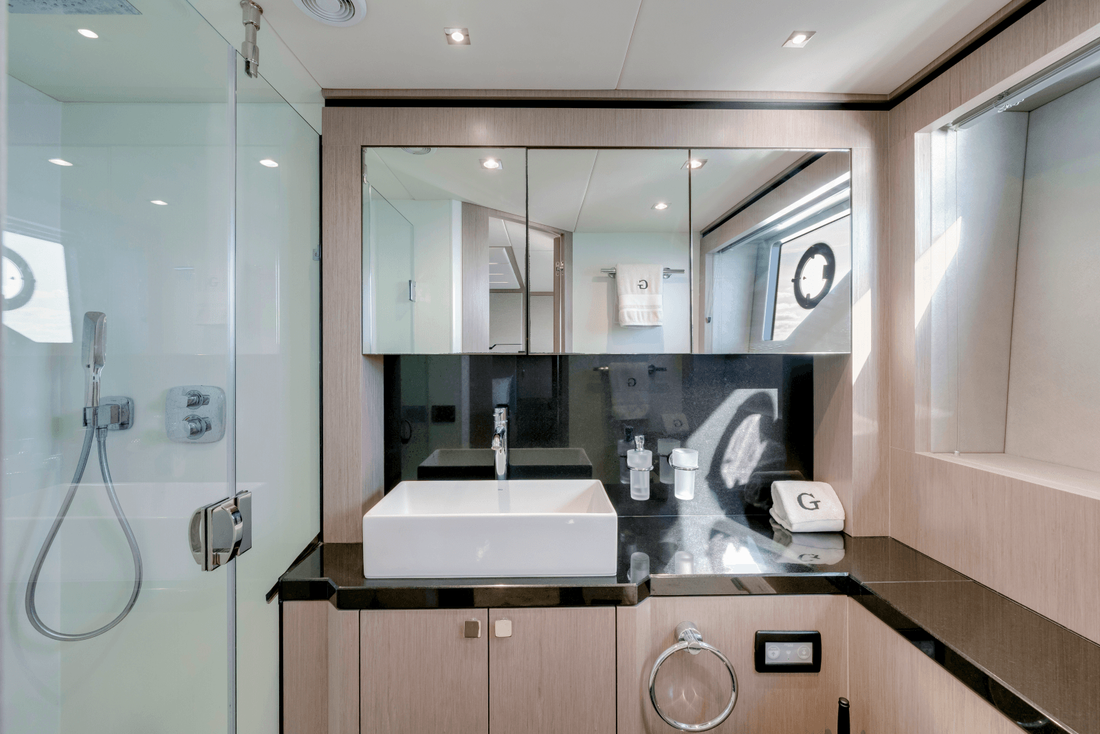 2018 Sunseeker Predator 68