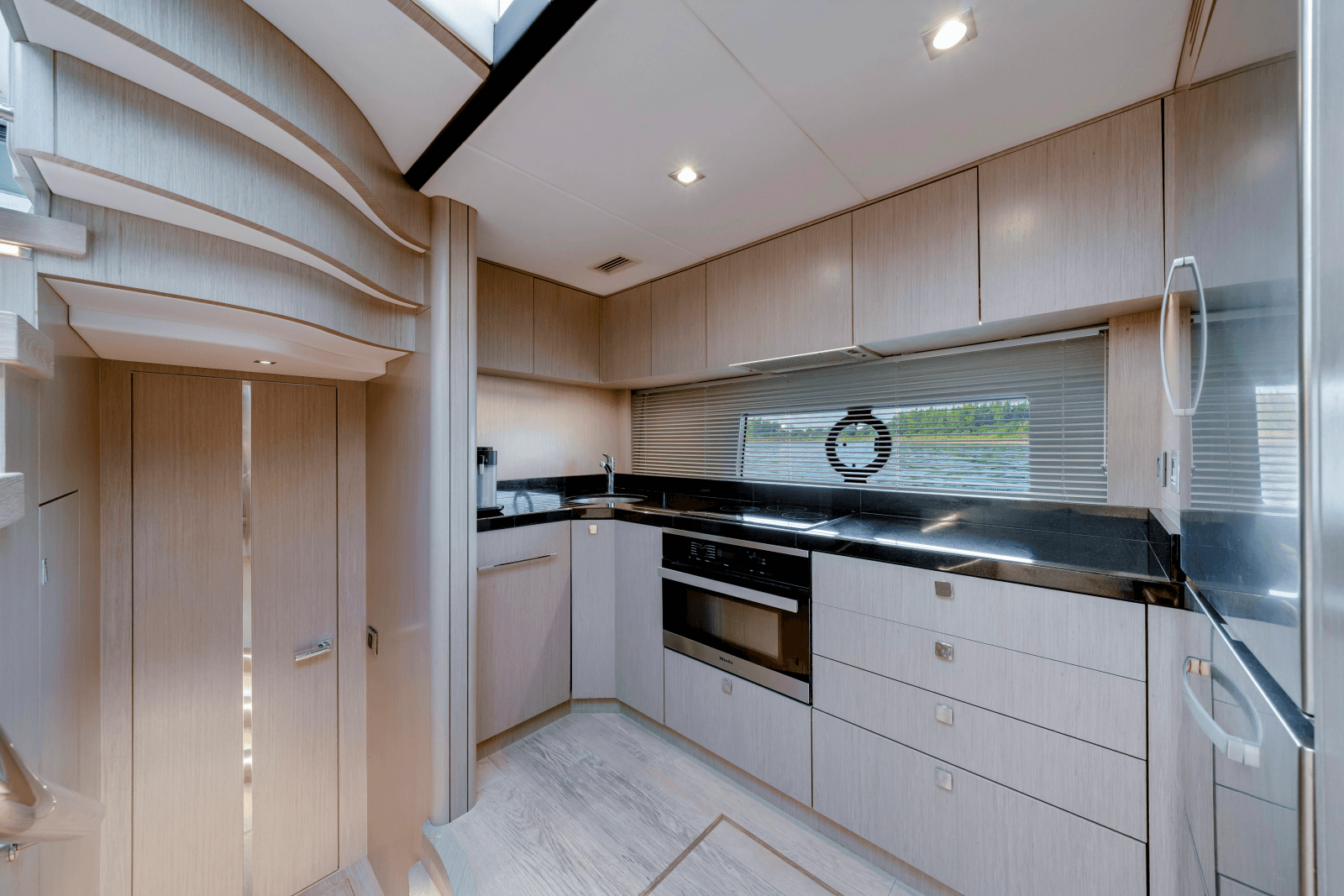 2018 Sunseeker Predator 68