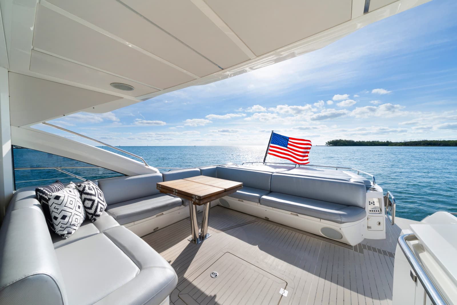 2018 Sunseeker Predator 68