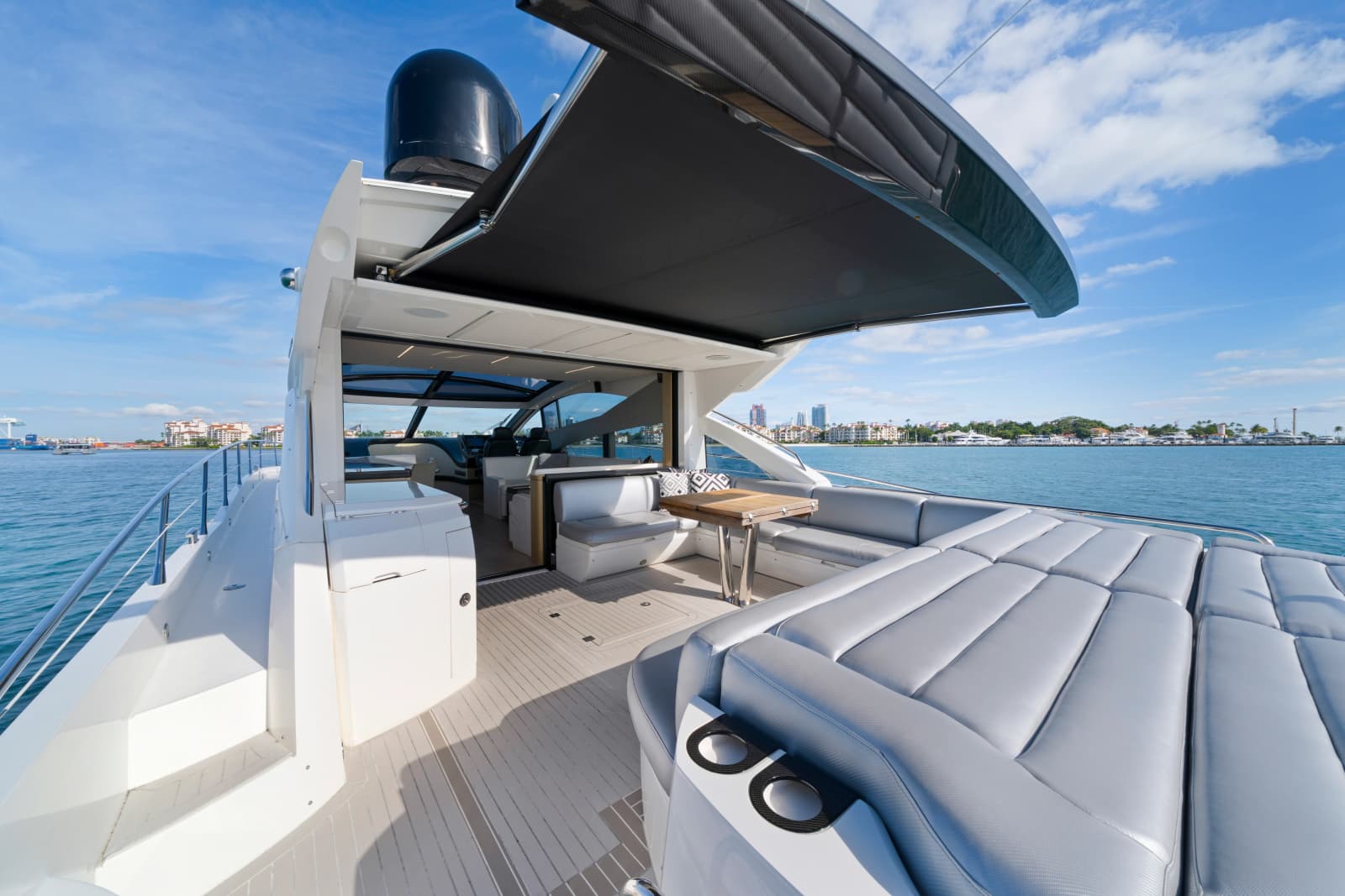 2018 Sunseeker Predator 68