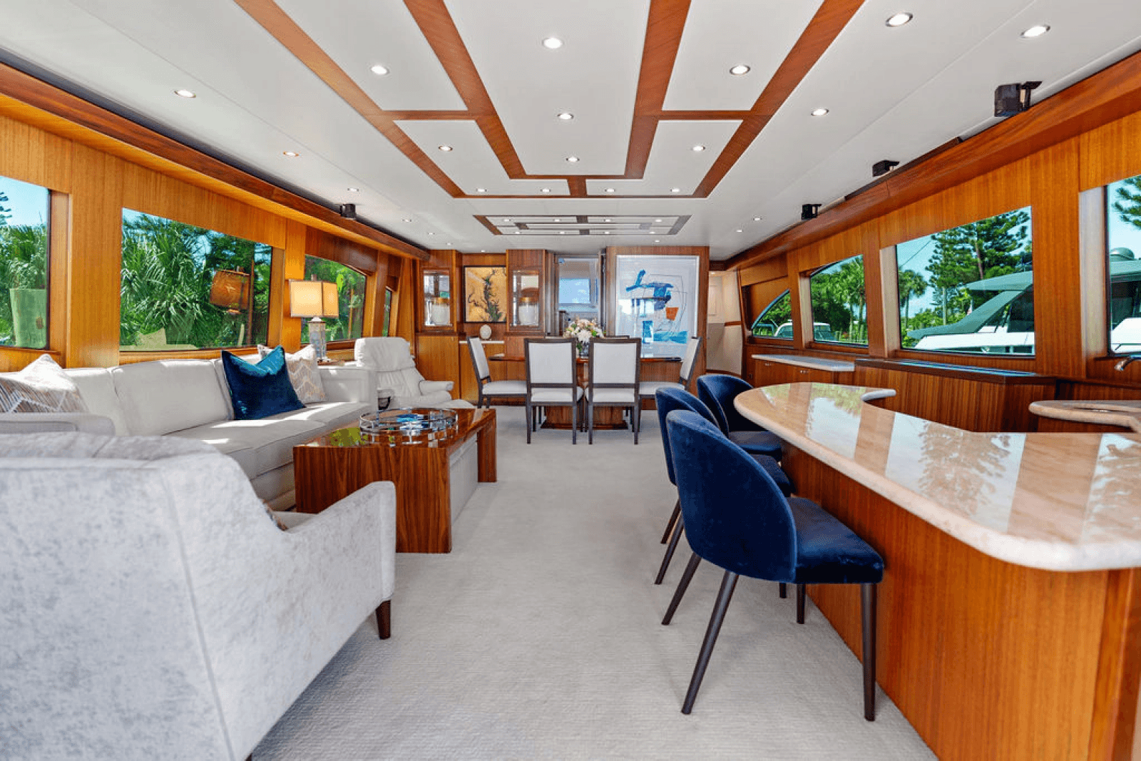 2013 Hatteras 80 Motor Yacht
