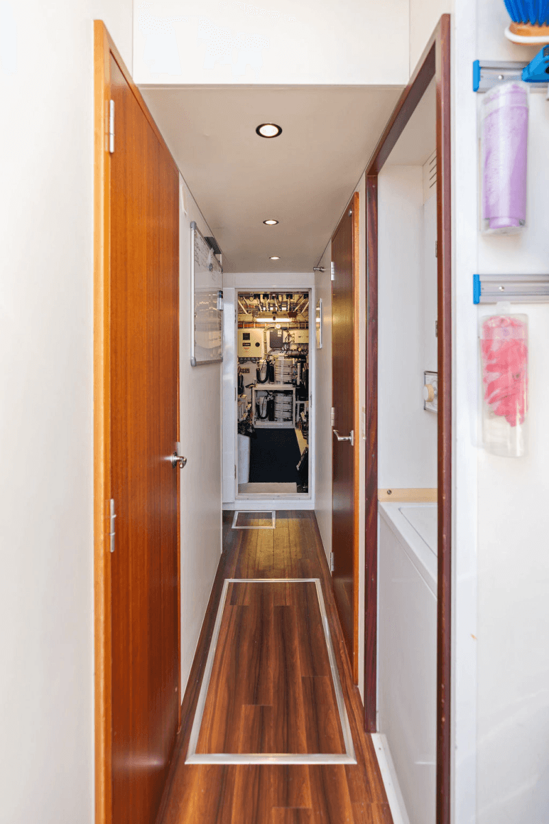 2013 Hatteras 80 Motor Yacht