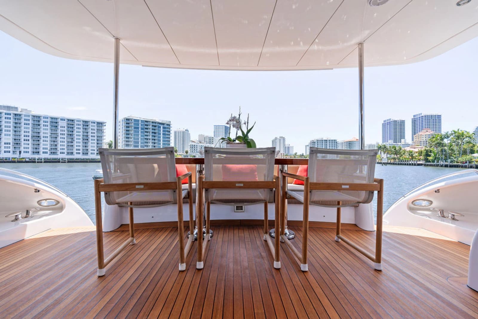 2013 Hatteras 80 Motor Yacht
