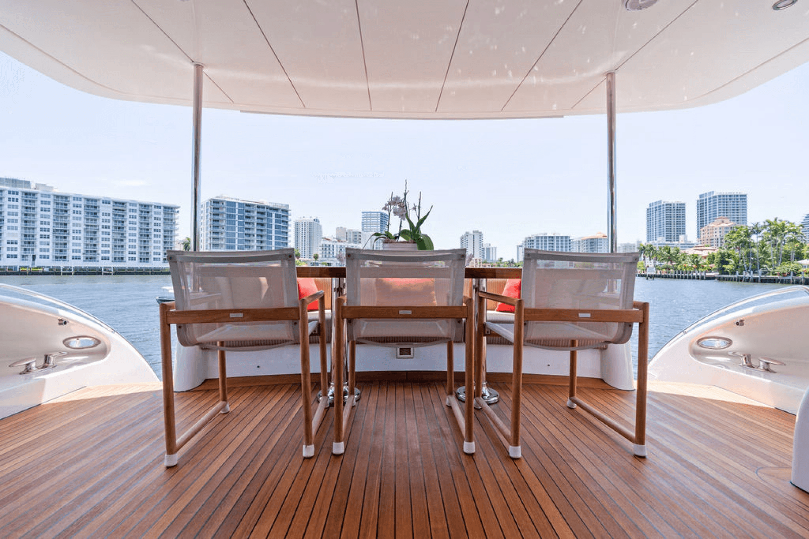 2013 Hatteras 80 Motor Yacht