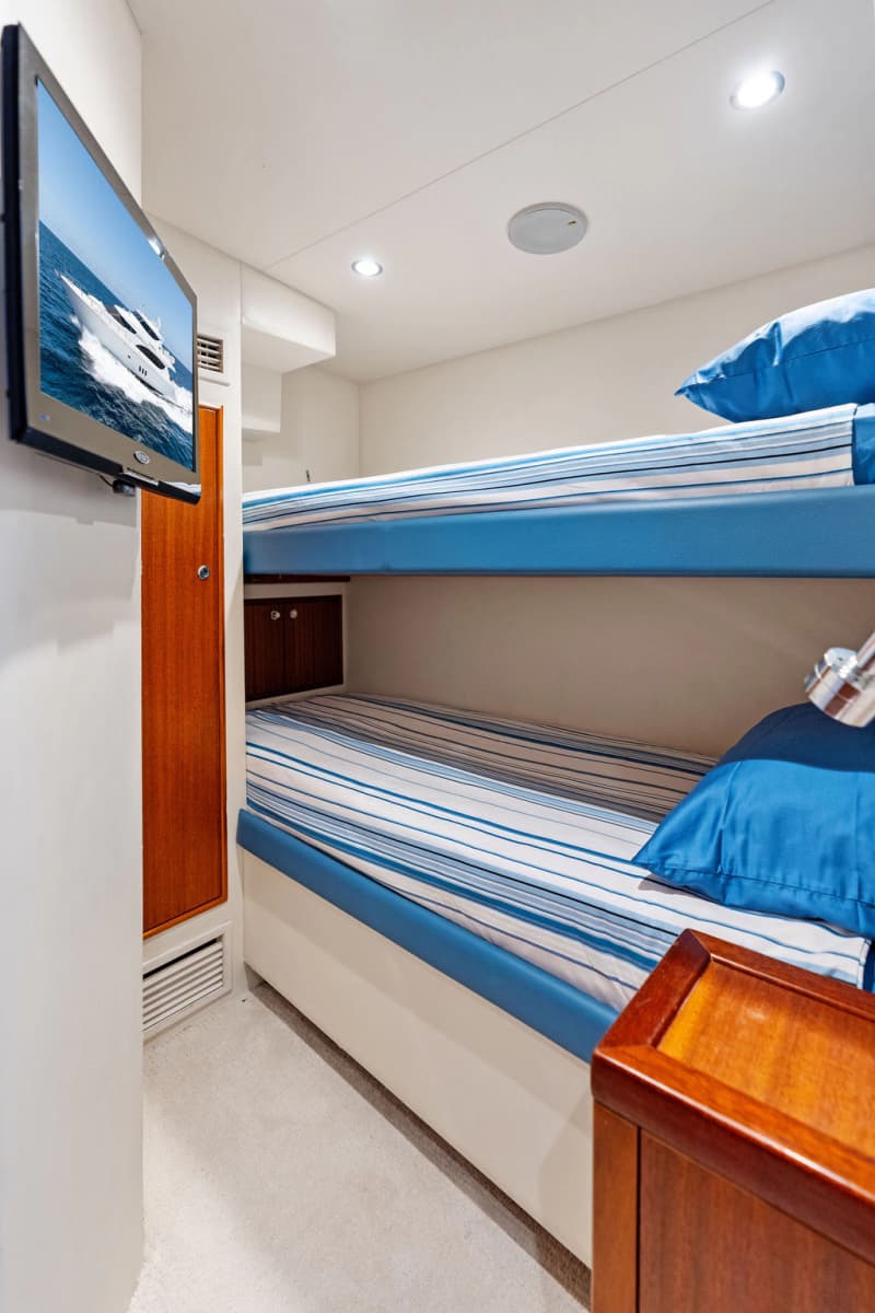 2013 Hatteras 80 Motor Yacht