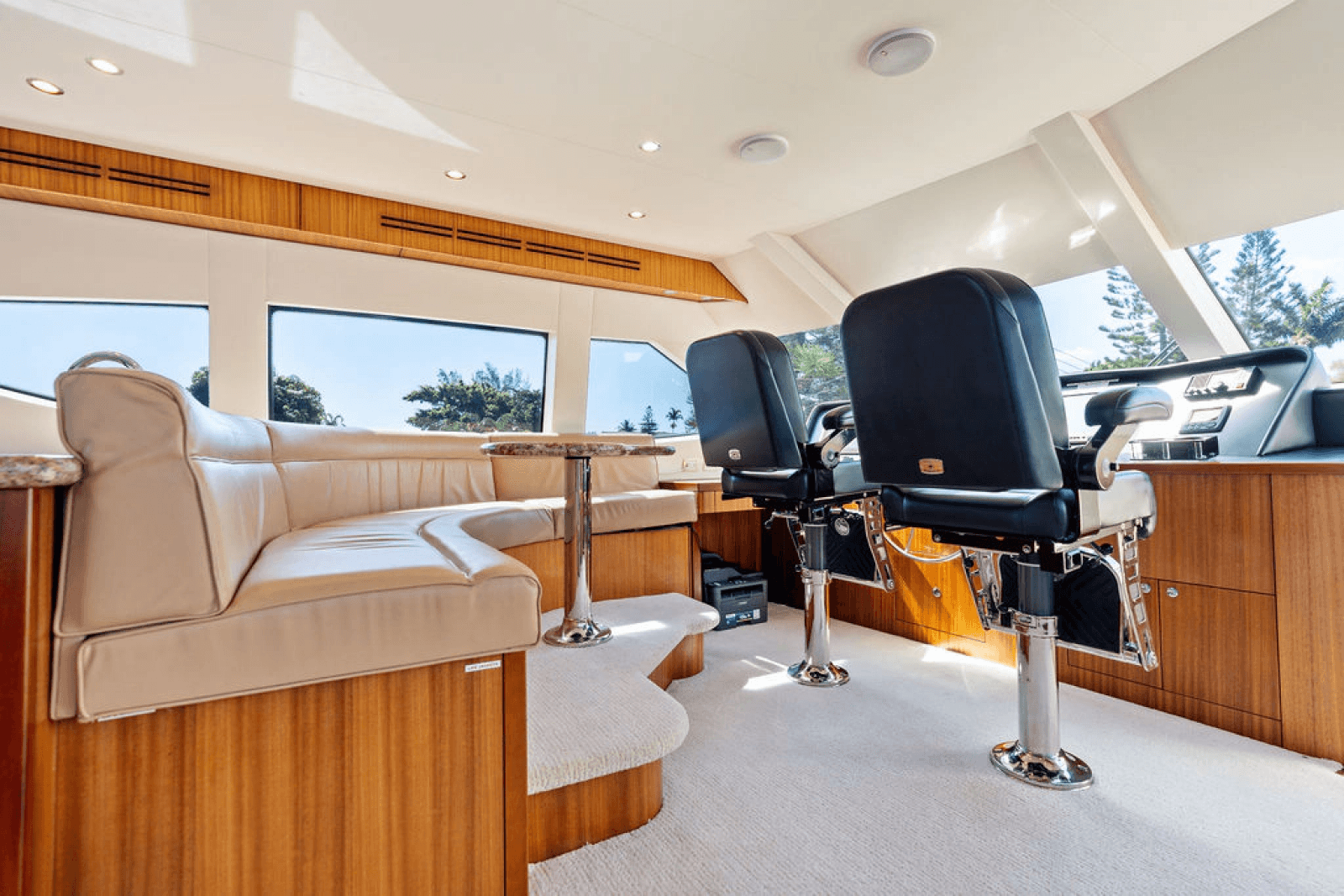 2013 Hatteras 80 Motor Yacht
