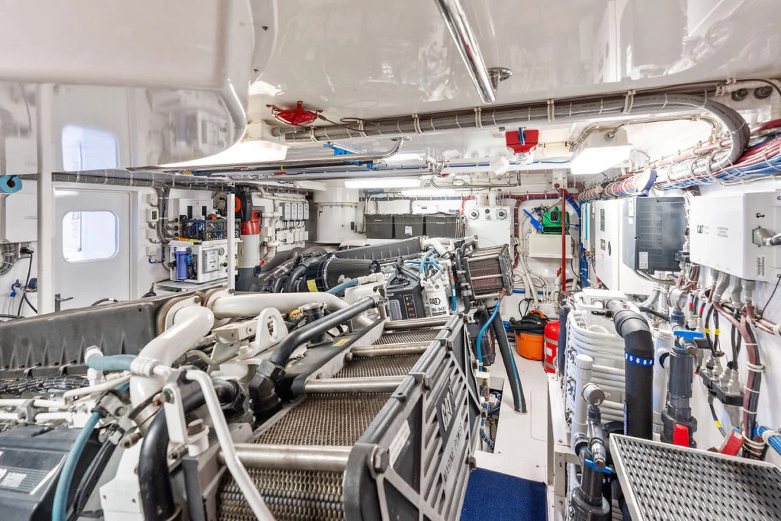 2013 Hatteras 80 Motor Yacht
