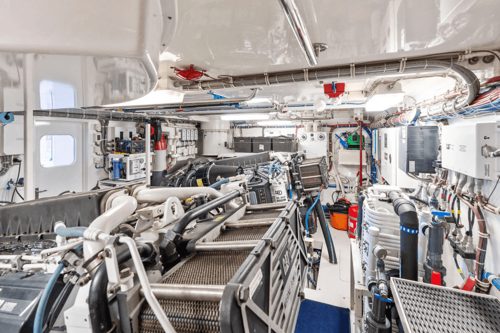 2013 Hatteras 80 Motor Yacht