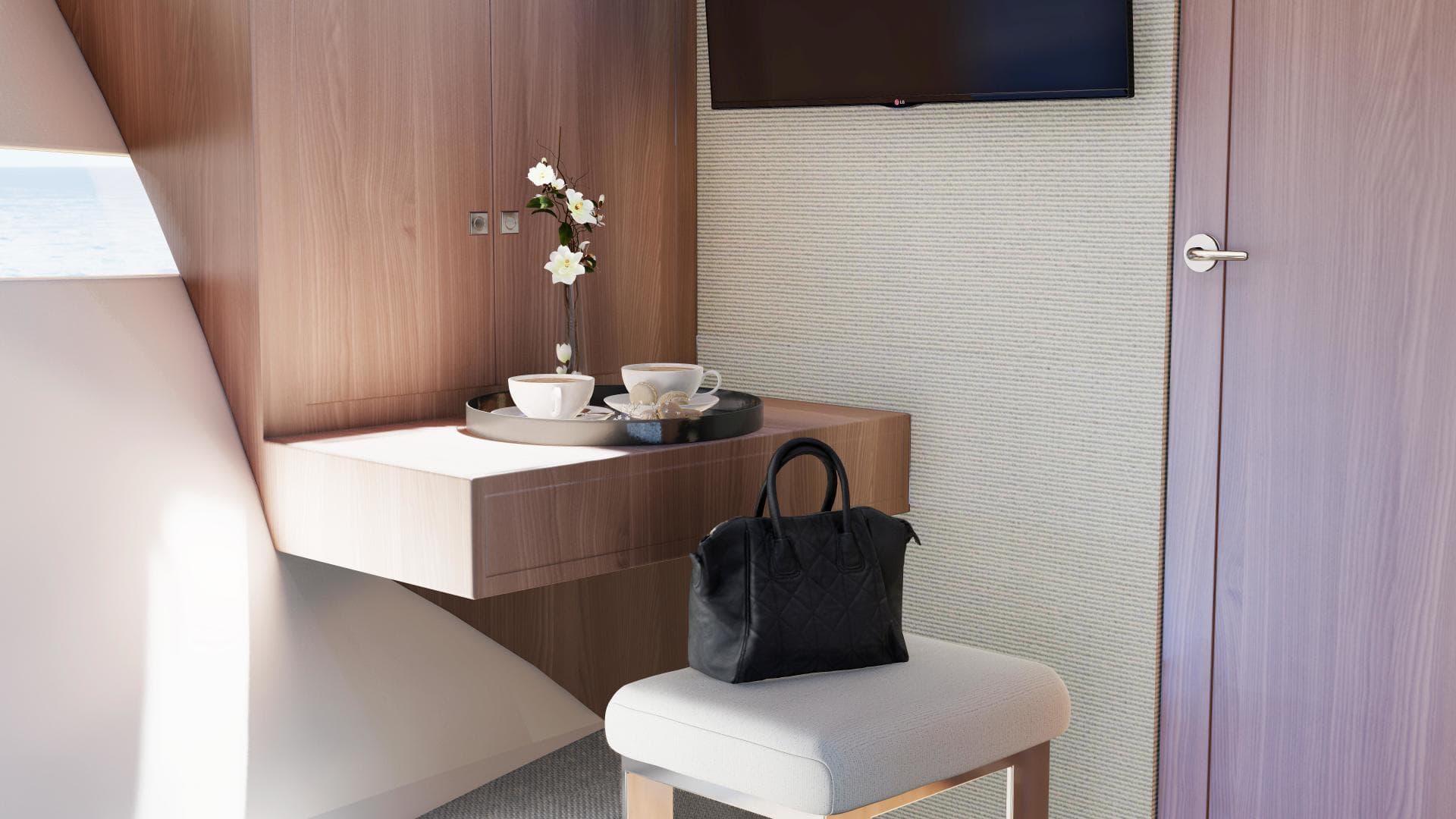 605 Interior Master Forward