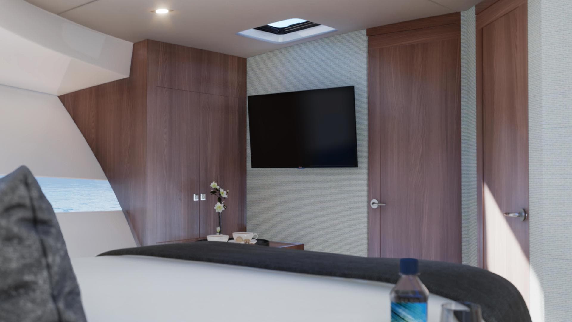 605 Interior Master Forward