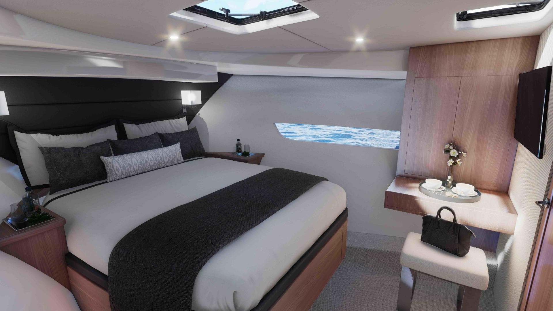 605 Interior Master Forward