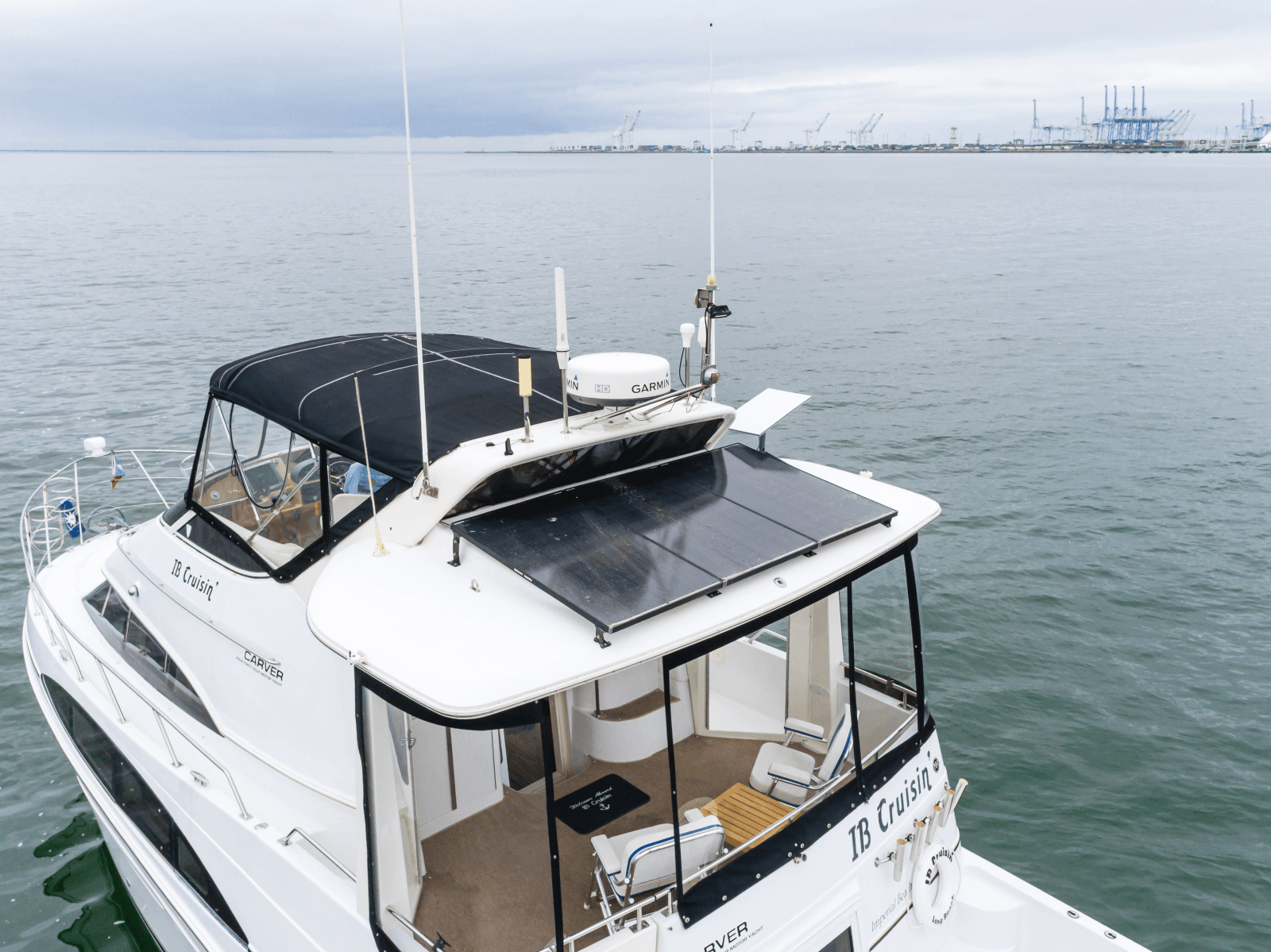 2001 Carver 444