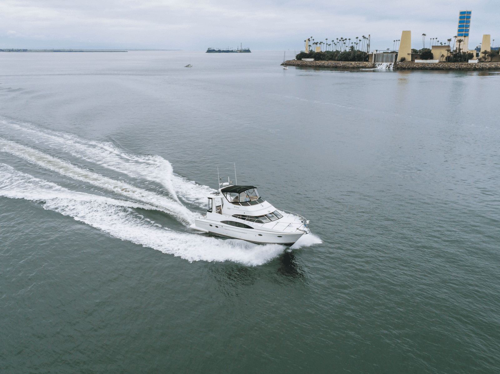 2001 Carver 444