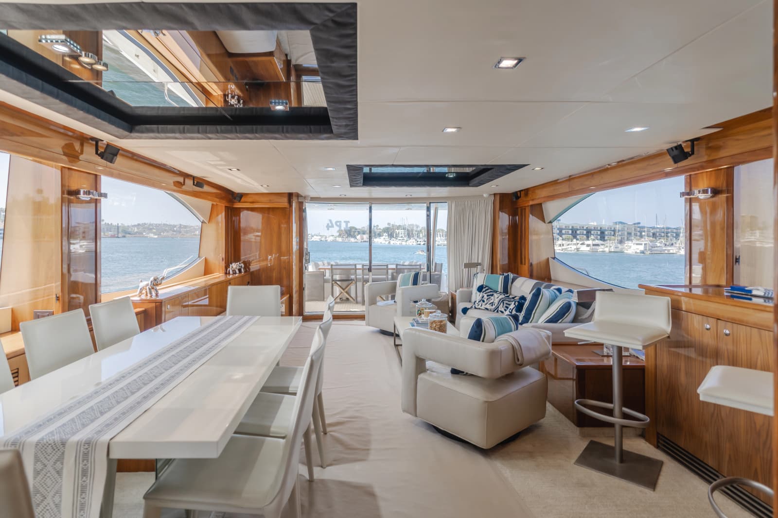 2011 Sunseeker 88 Yacht