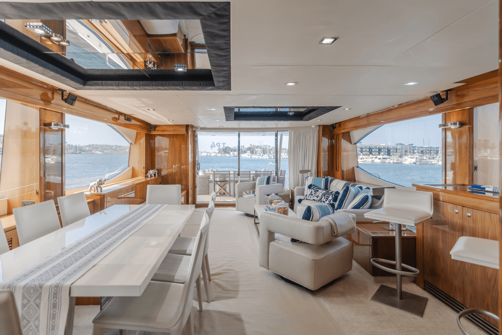 2011 Sunseeker 88 Yacht