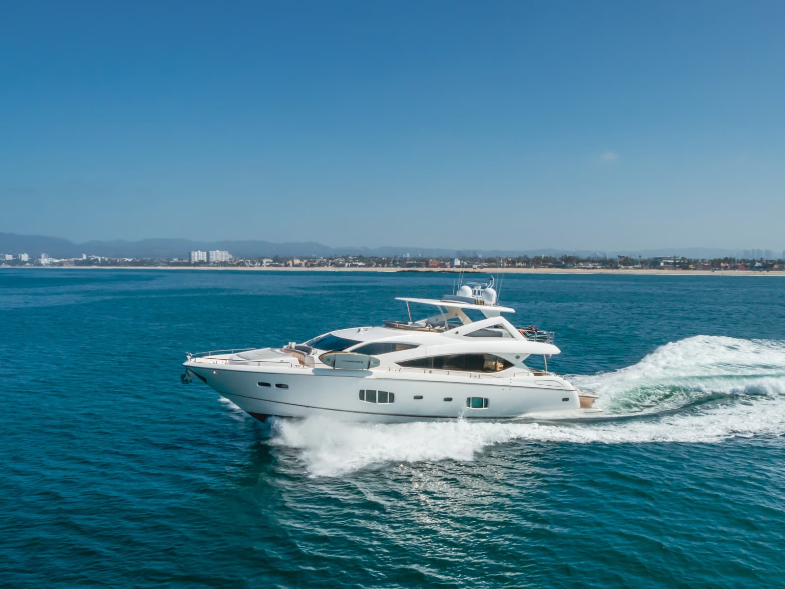 2011 Sunseeker 88 Yacht
