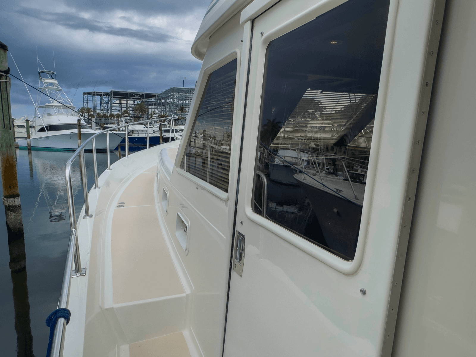 1997 Offshore Yachts Sedan