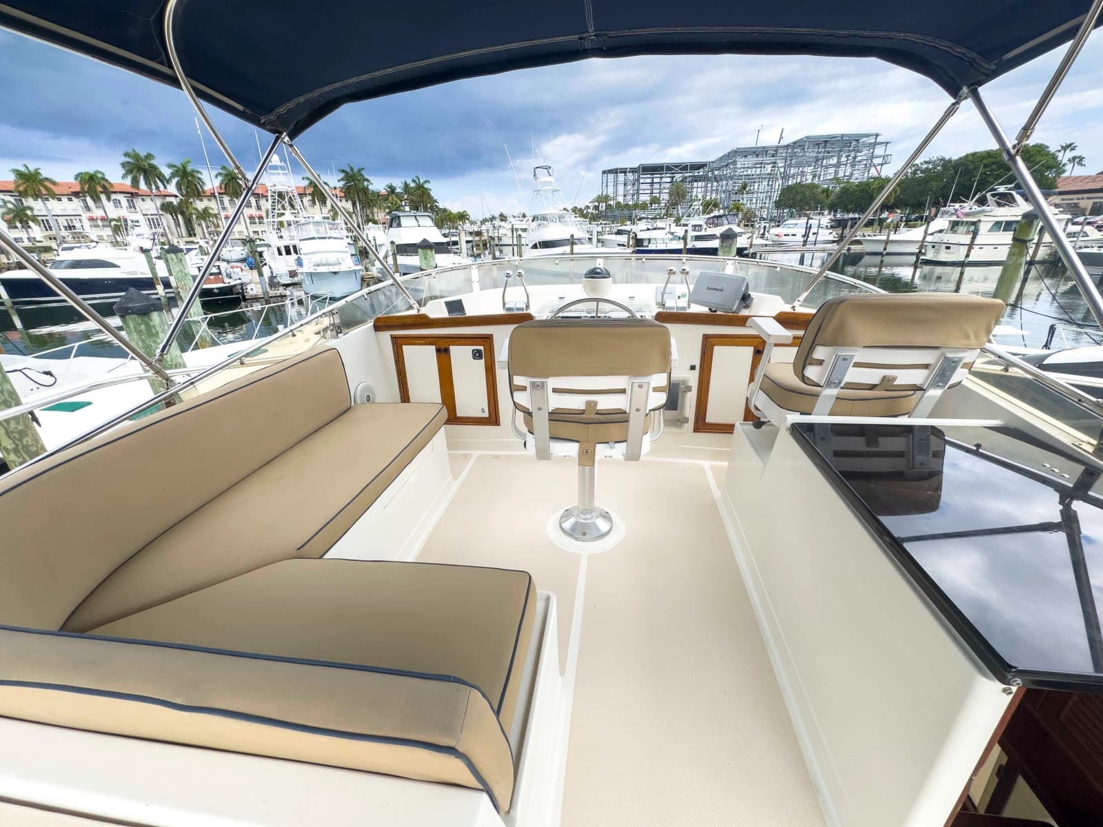 1997 Offshore Yachts Sedan