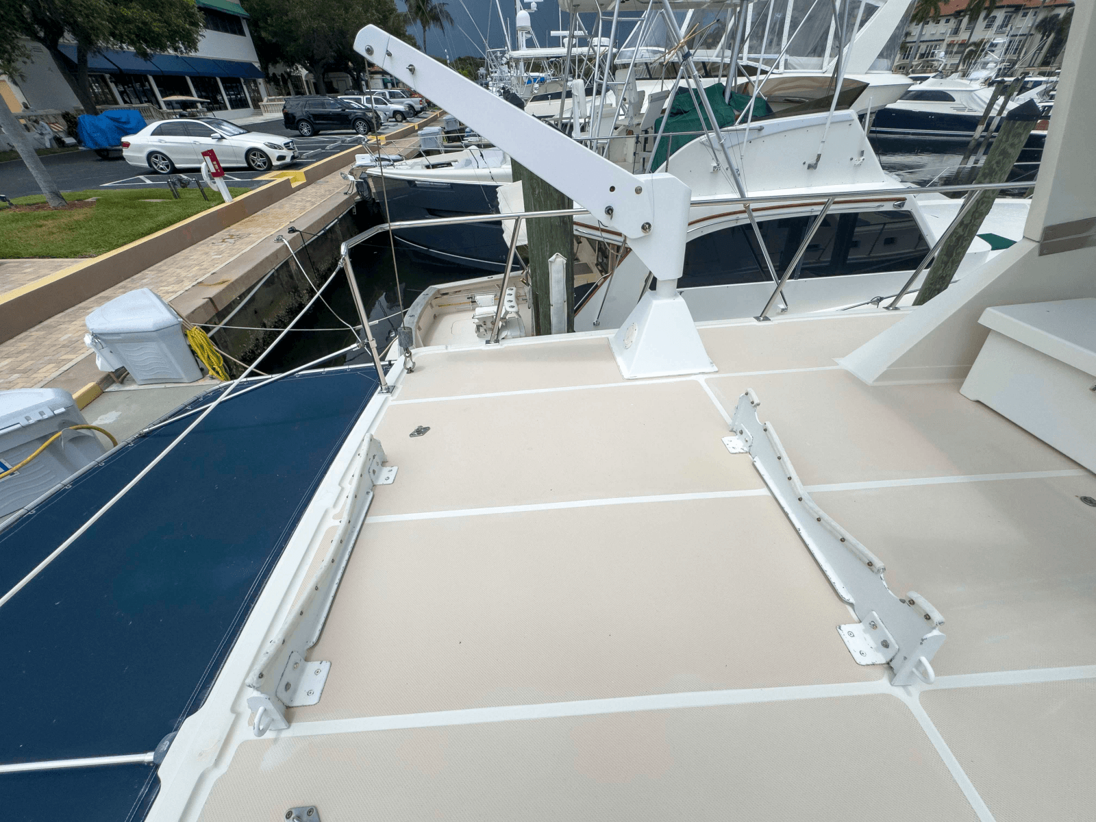 1997 Offshore Yachts Sedan