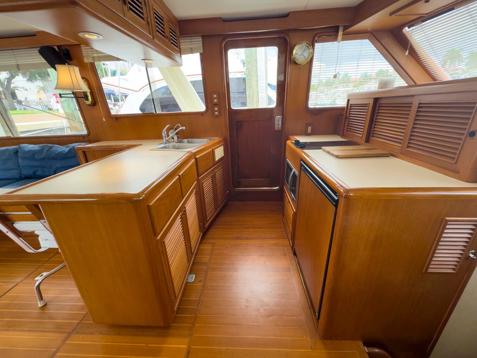 1997 Offshore Yachts Sedan