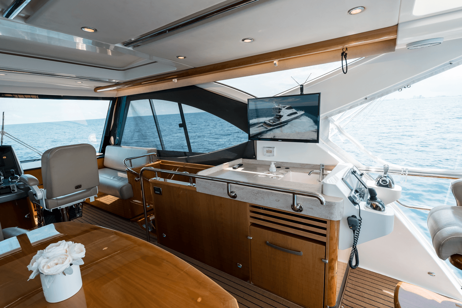 2013 Riviera 53 Enclosed Flybridge