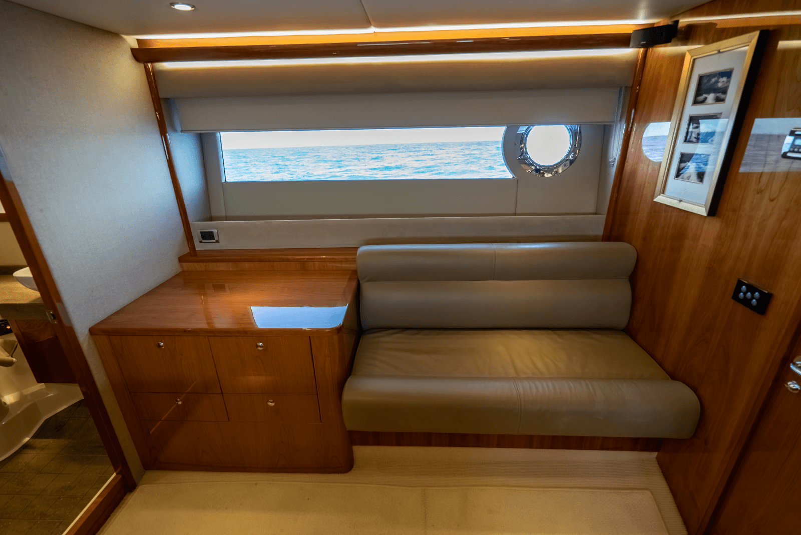 2013 Riviera 53 Enclosed Flybridge