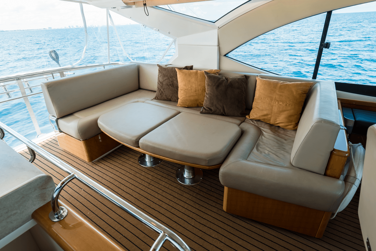 2013 Riviera 53 Enclosed Flybridge